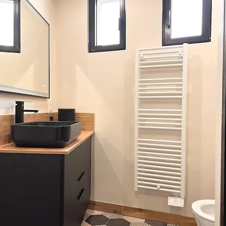 724 Saint-Leger-du-Bourg-Denis